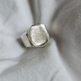 LOVE PRINT SIGNET RING II